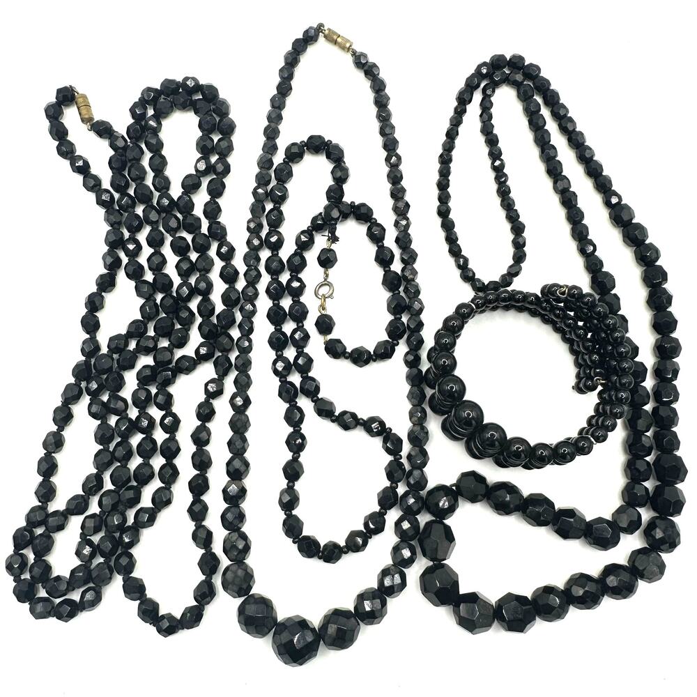 Bundle jewelry lot 5 pieces black glass beads beaded 4 necklaces 1 bracelet